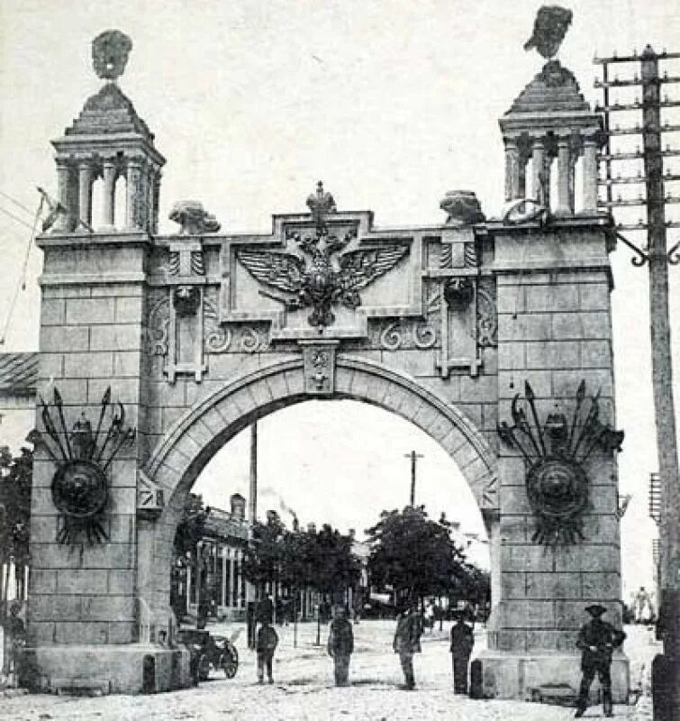 Название кишинева. Триумфальная арка Бендеры. Триумфальная арка Кишинев 19 век. Кишиневская Триумфальная арка 1840. Кишинев 1917.