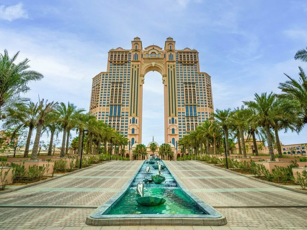 Атлантис зе пальм дубай номера. Atlantis the royal дубай. Бронирование отелей в оаэ. Fairmont the palm 5* фермонт пальм. Риксос марина абу даби.