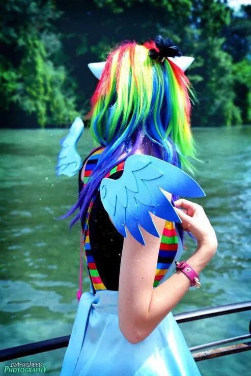 Dash cosplay. Косплей Рейнбоу Дэш. Rainbow Dash косплей. Причёска Рейнбоу Дэш косплей. Костюм пони Радуга Дэш.