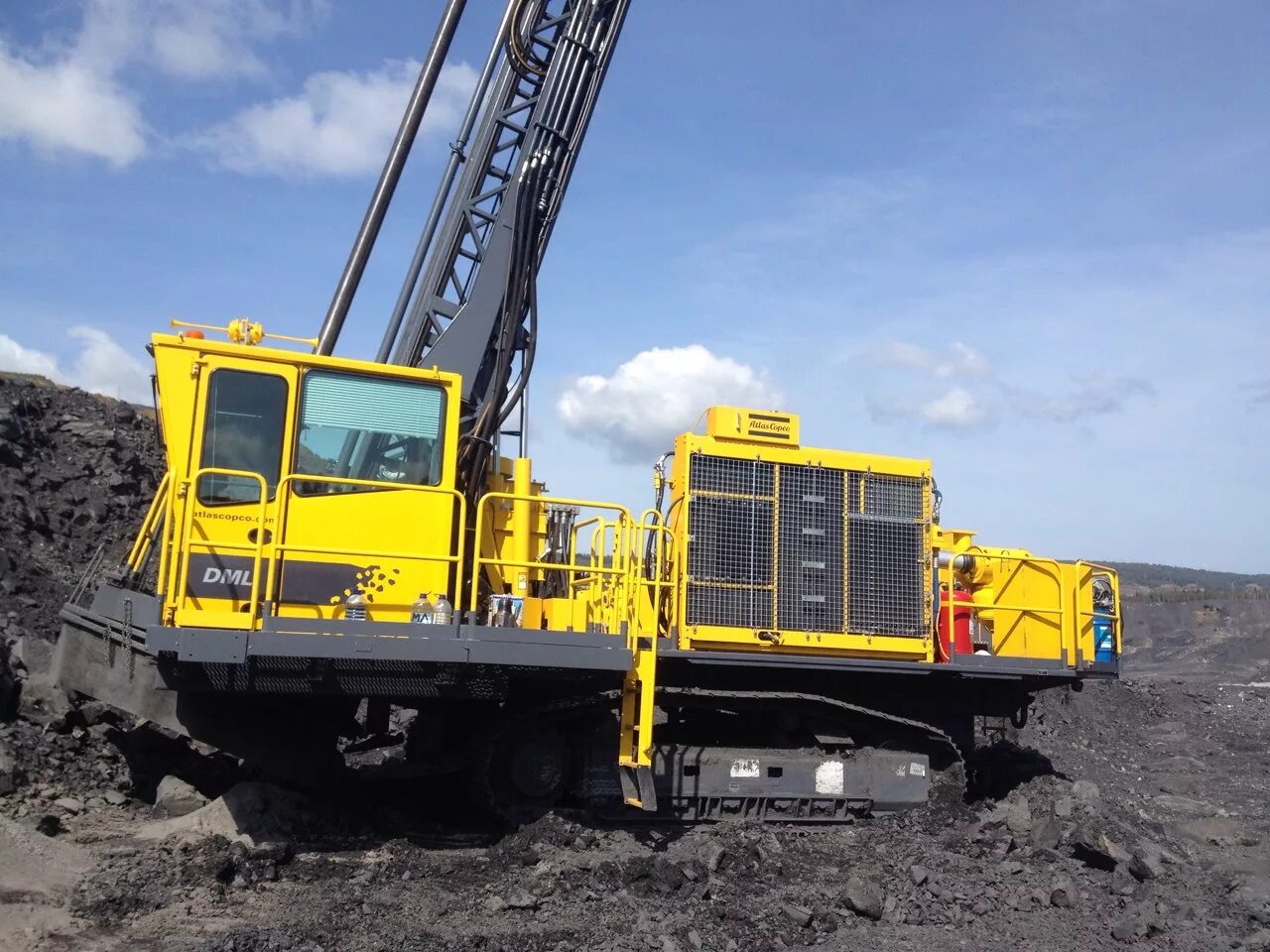 Буровой dml. Atlas Copco DML 1200. DML 1200 буровой станок. Буровой станок ДМЛ атлас Копко. DML LP 1200 Atlas Copco.