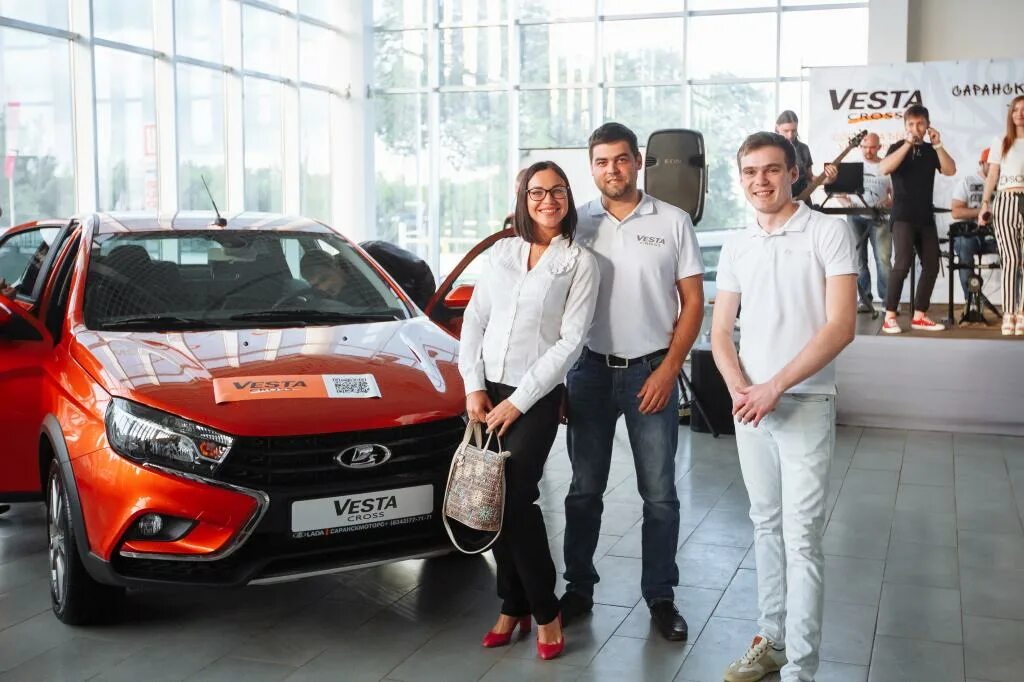 Кроссовер москвич 2022. Лада веста 2023. Lada автосалон. World. Aw-475-10 avto.