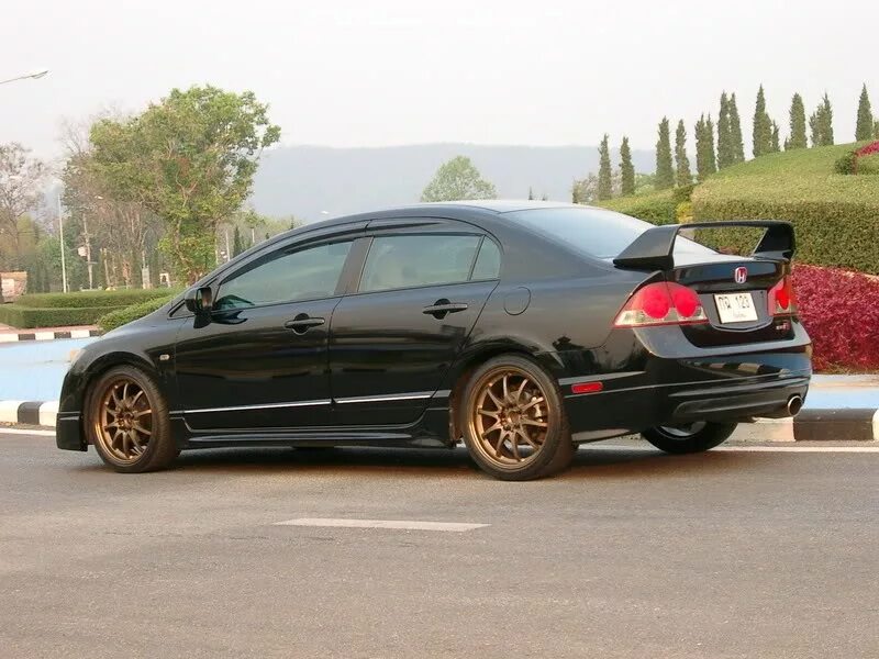 Honda Civic 4d золотые диски. Honda Civic 4d черные диски. Honda Civic 4d BBS. Honda Civic 8 4d диски. Honda civic колеса