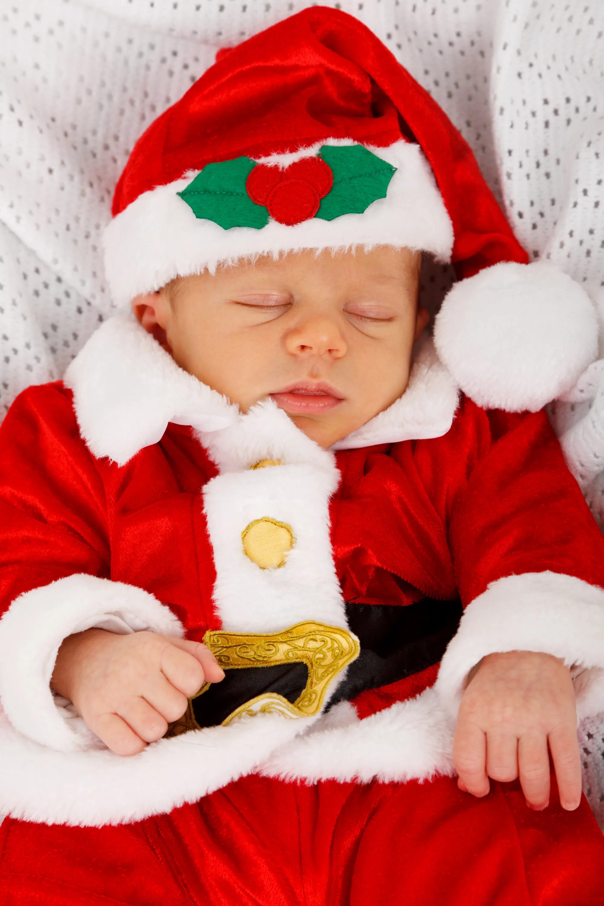 Малыши дед мороз. Ребенок в шапке Деда Мороза. Костюм новогодний для малышей. Малыш в костюме Деда Мороза. Маленький дед Мороз.