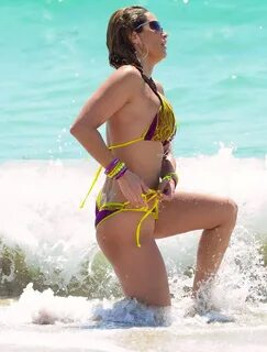Jennifer Nicole Lee - Bikini Malfunction.