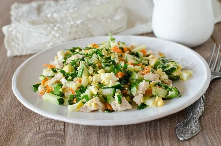 Салат домашний с курицей, яйцом и огурцом пошаговый рецепт с фото