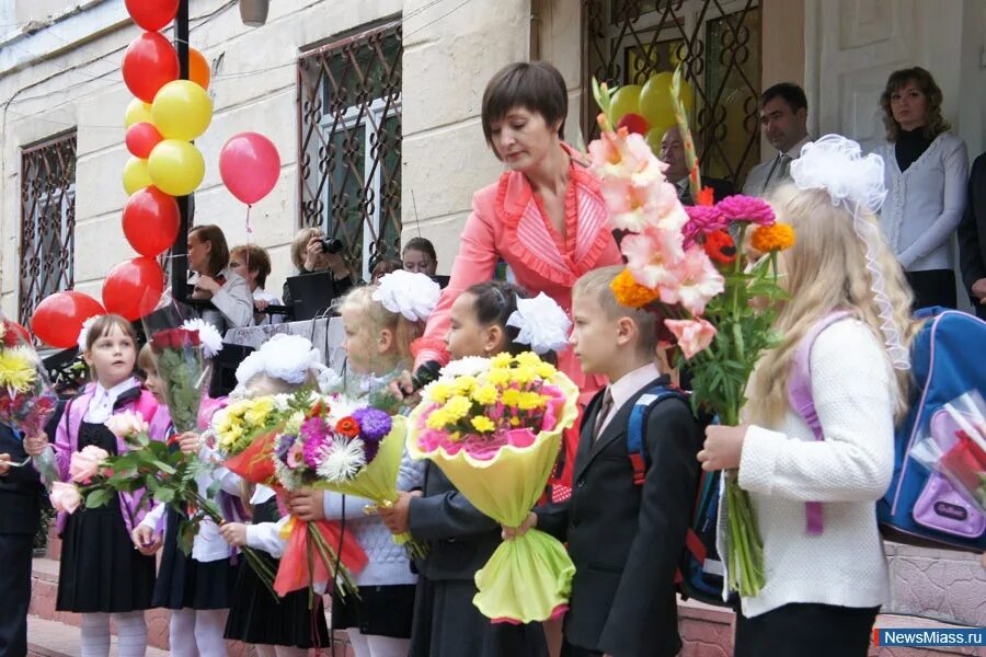 Разговоры 1 сентября. Школа 17 Миасс. Школа 21 Миасс. 1 Сентября Миасс.