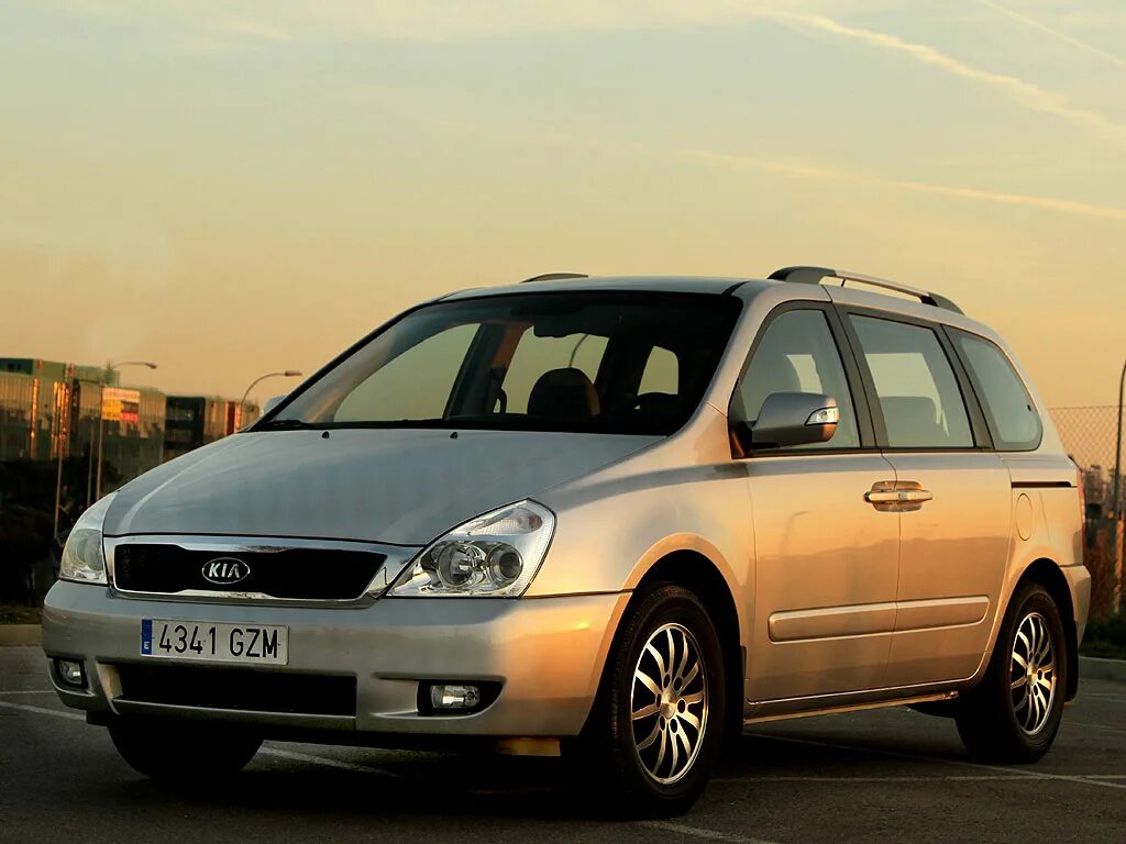 Машина киа карнивал фото Pictures of Kia Carnival ZA-spec 2002–04 (1024x768)