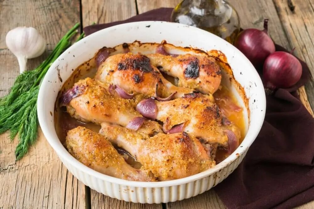 Маринованная курица для шашлыка. В чем замариновать куриные ножки. Голень куриная в маринаде. Голень куриная в маринаде. Голень куриная.