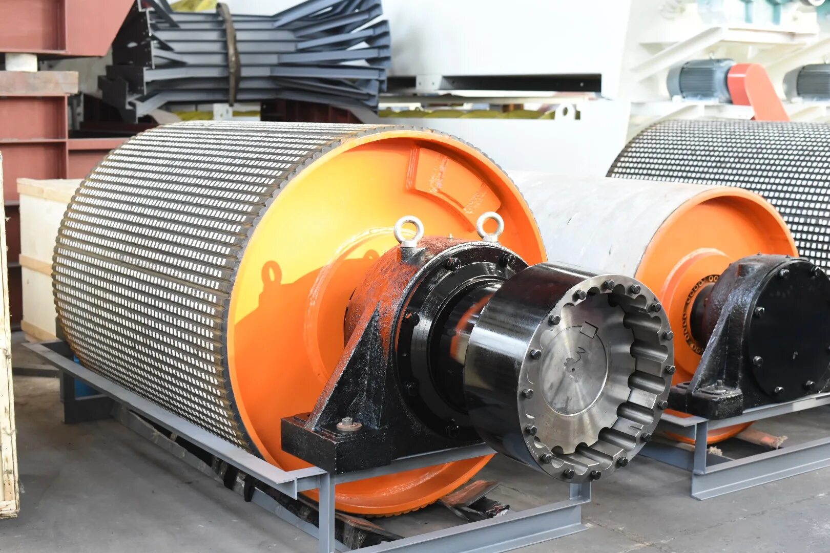 Шкив транспортера. Натяжной шкив овс 25. Конвейерный ролик для ленточного вакуумного фильтра д-355мм,. 102. Прижимной барабан ленточного конвейера.