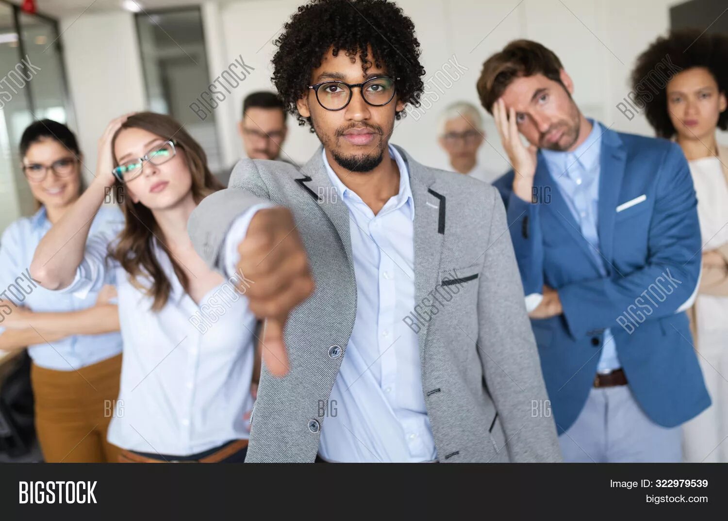 Группа людей гиф. The most bad ones. Несколько человек. Many bad people in this. Unsuccessful business.