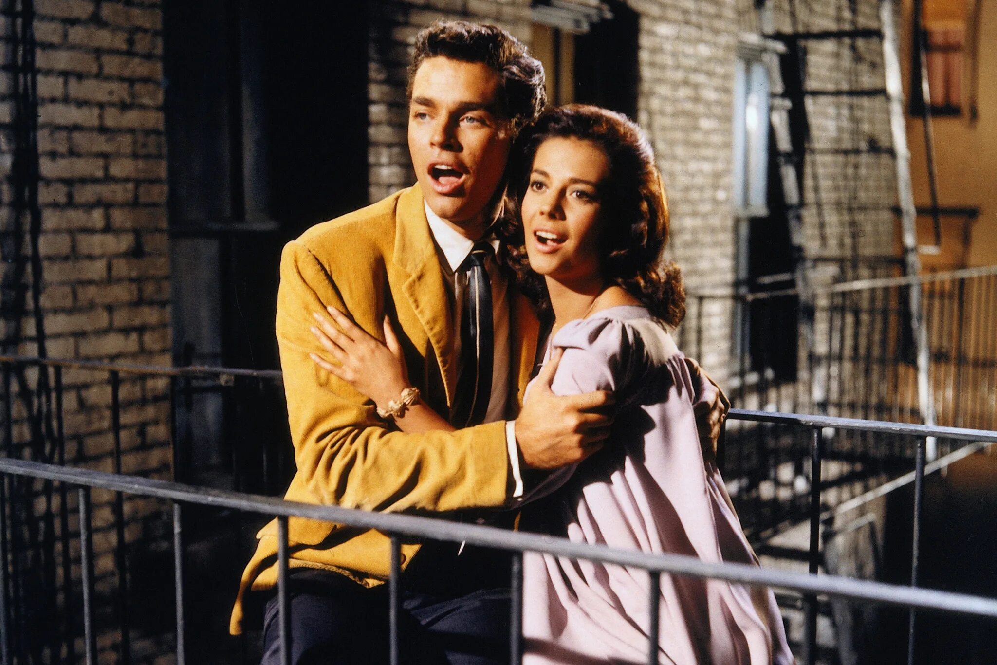 Life story films. Вестсайдская история / West Side story (1961). «Вестсайдская история» Леонарда Бернстайна. Натали Вуд Вестсайдская история. Л.Бернстайн мюзикл "Вестсайдская история".