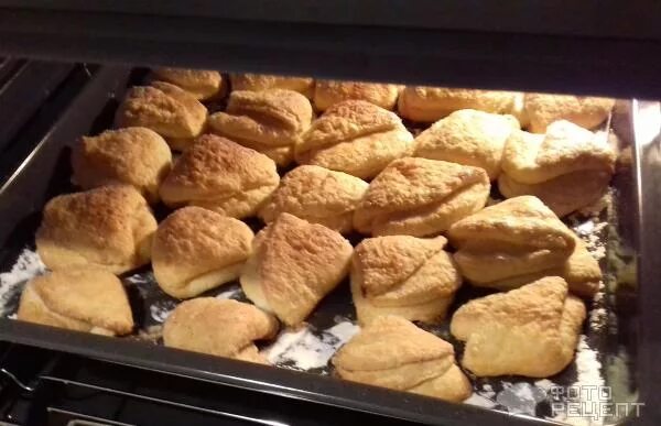 творожное печенье конвертики с творогом. печенье конвертик без начинки. печенье конвертики. яблочные конвертики из песочного теста. конвертики из теста.