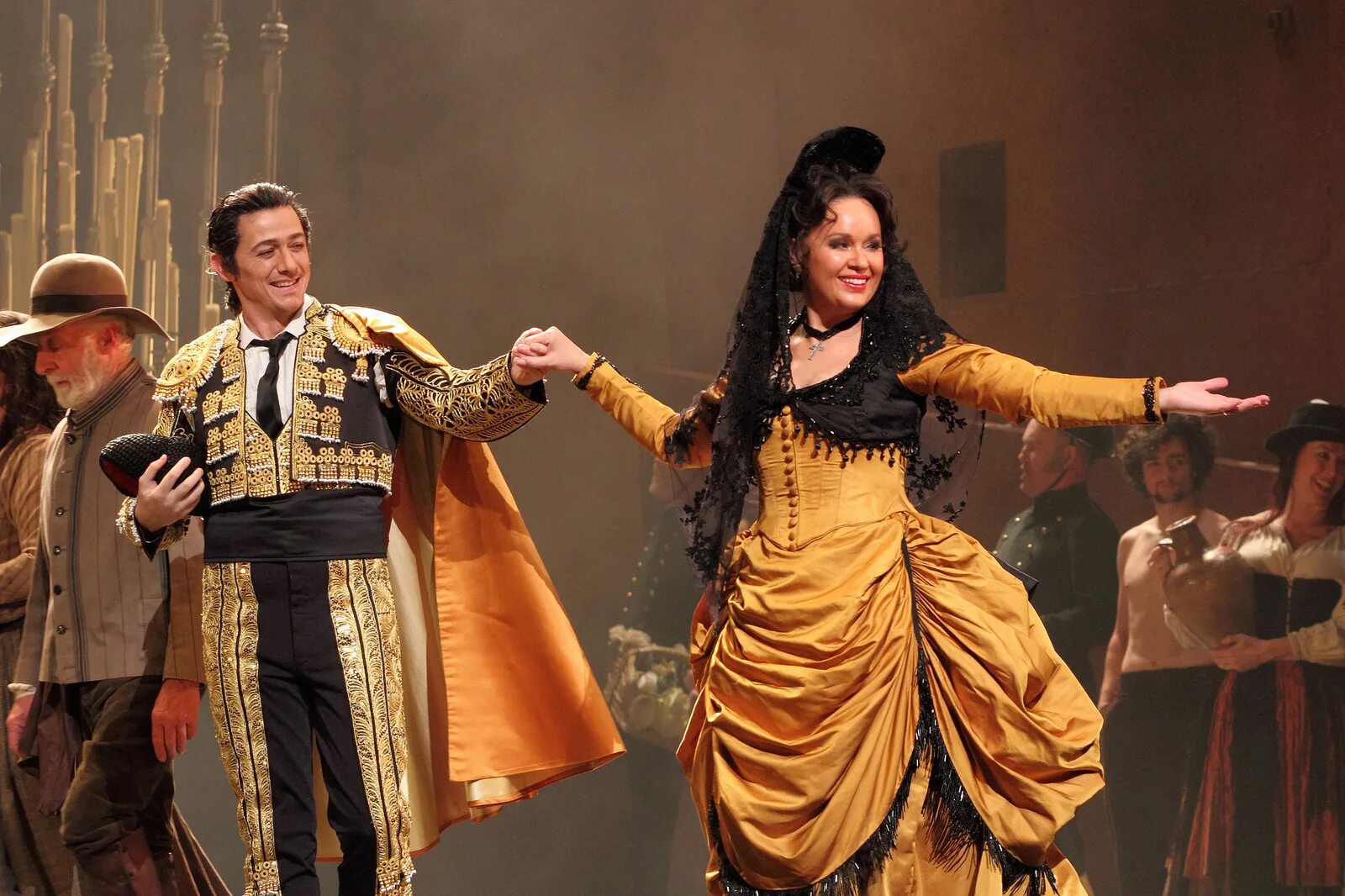 Опера кармен эскамильо. Дон хосе кармен. Тореадор эскамильо. Ария в опере кармен. Опера кармен ария эскамильо.