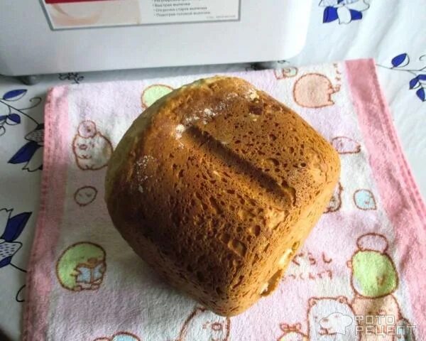 Луковый деревенский хлеб. Хлеб с медом в хлебопечке. Хлеб и банан блюдо. Медовый пшеничный хлеб. Хлеб с медом в хлебопечке.