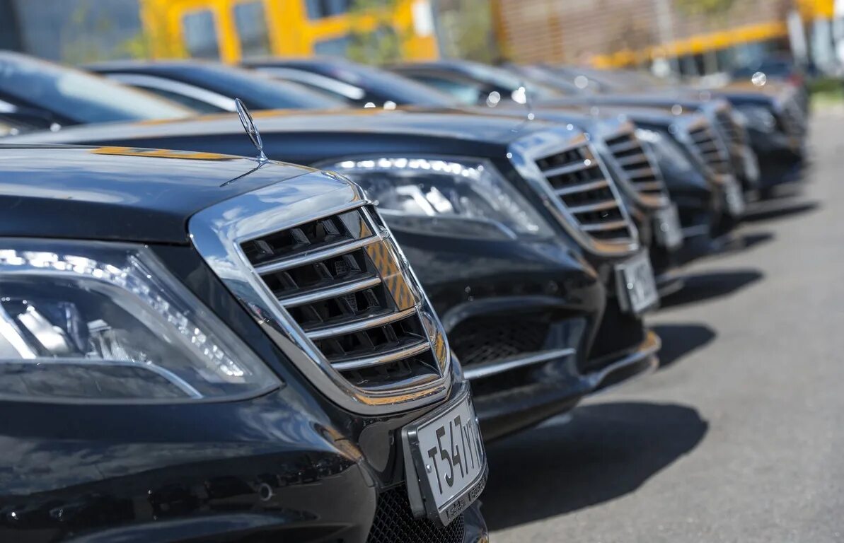 налог на дорогие автомобили. налог на роскошь на машину. какие авто роскошь. машины россии. какие авто роскошь.