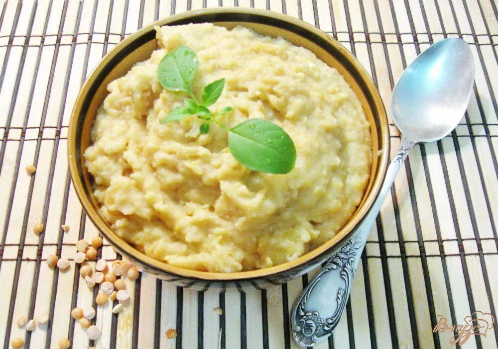 Как приготовить вкусное гороховое пюре. Армейская гороховая каша. горошница пюре. каша из гороха. горох пюре.