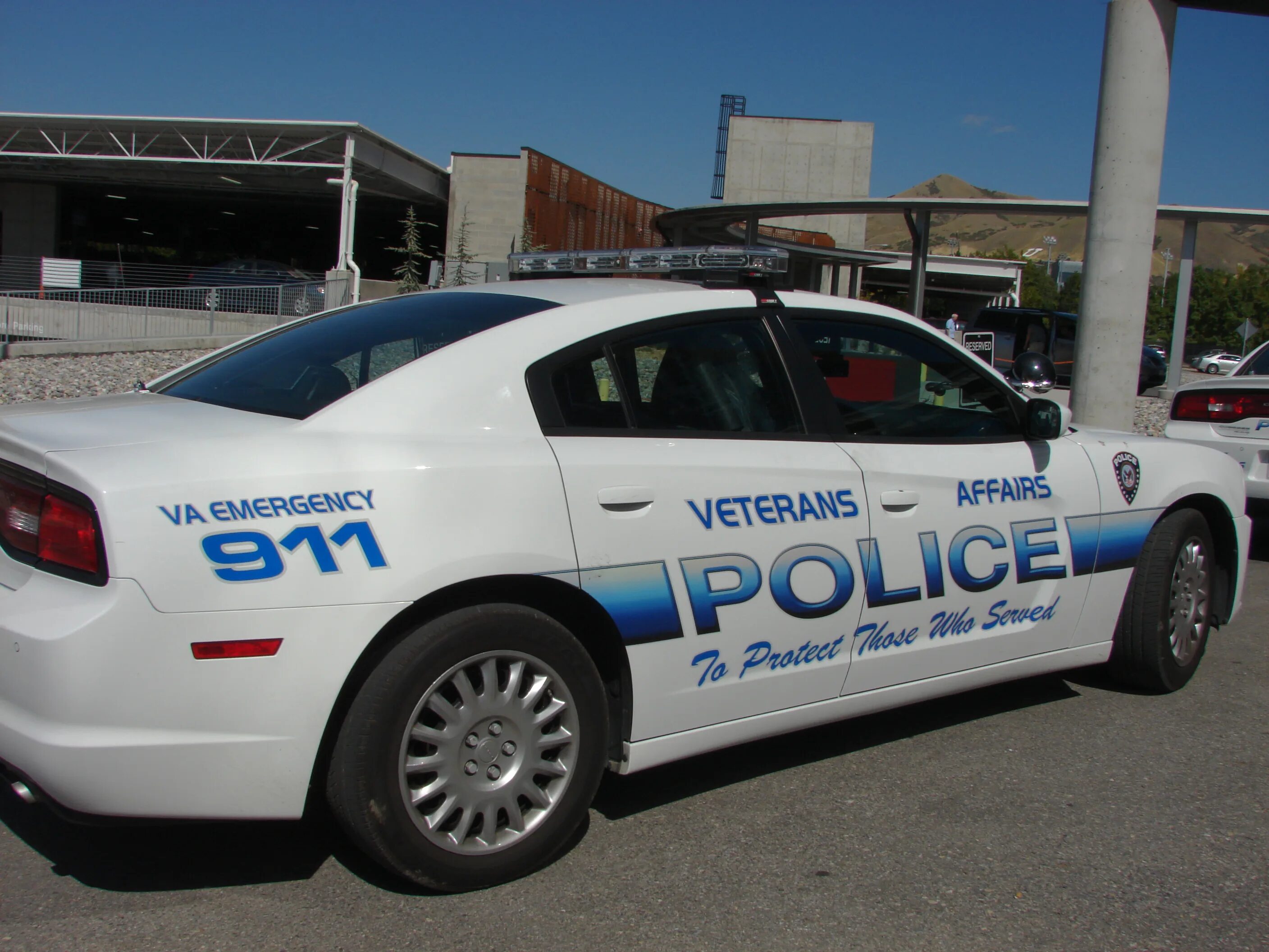 Police system. Bas va police.