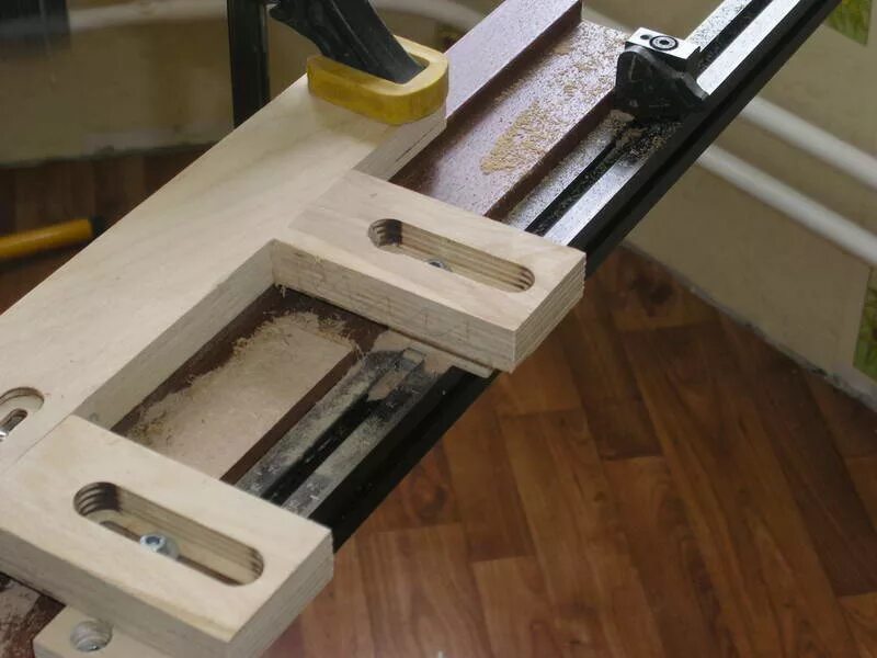 шаблон для петель и замков. ригель для врезки петель и замков для фрезы бош. шаблонодержатель v. 4 для врезки петель, замков. кондуктор для фрезера для врезки дверных петель и замков.