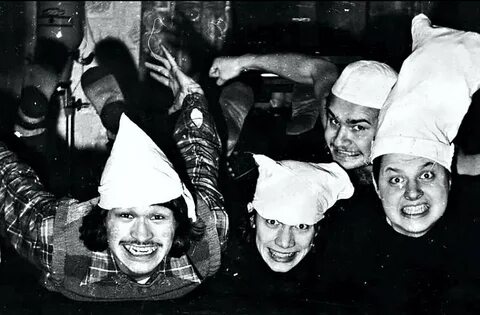 Слева 80
