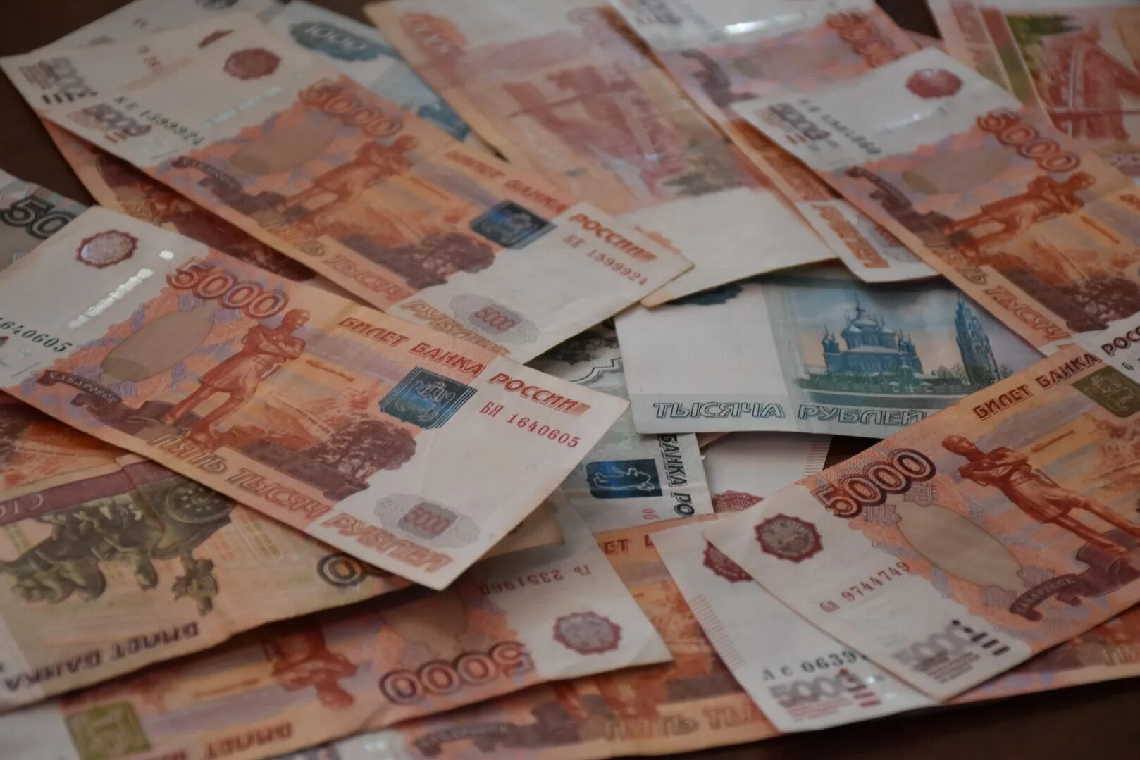 Дайте 3 млн рублей. 300 миллионов рублей. 300 миллионов рублей фото. полмиллиона рублей фото. миллион рублей.