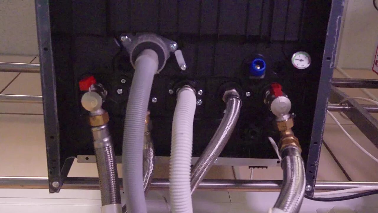 Подключение котла ariston. Аристон genus one system. дымоход к котлу аристон. отвод конденсата от конденсационного котла. ariston genus one system 24.