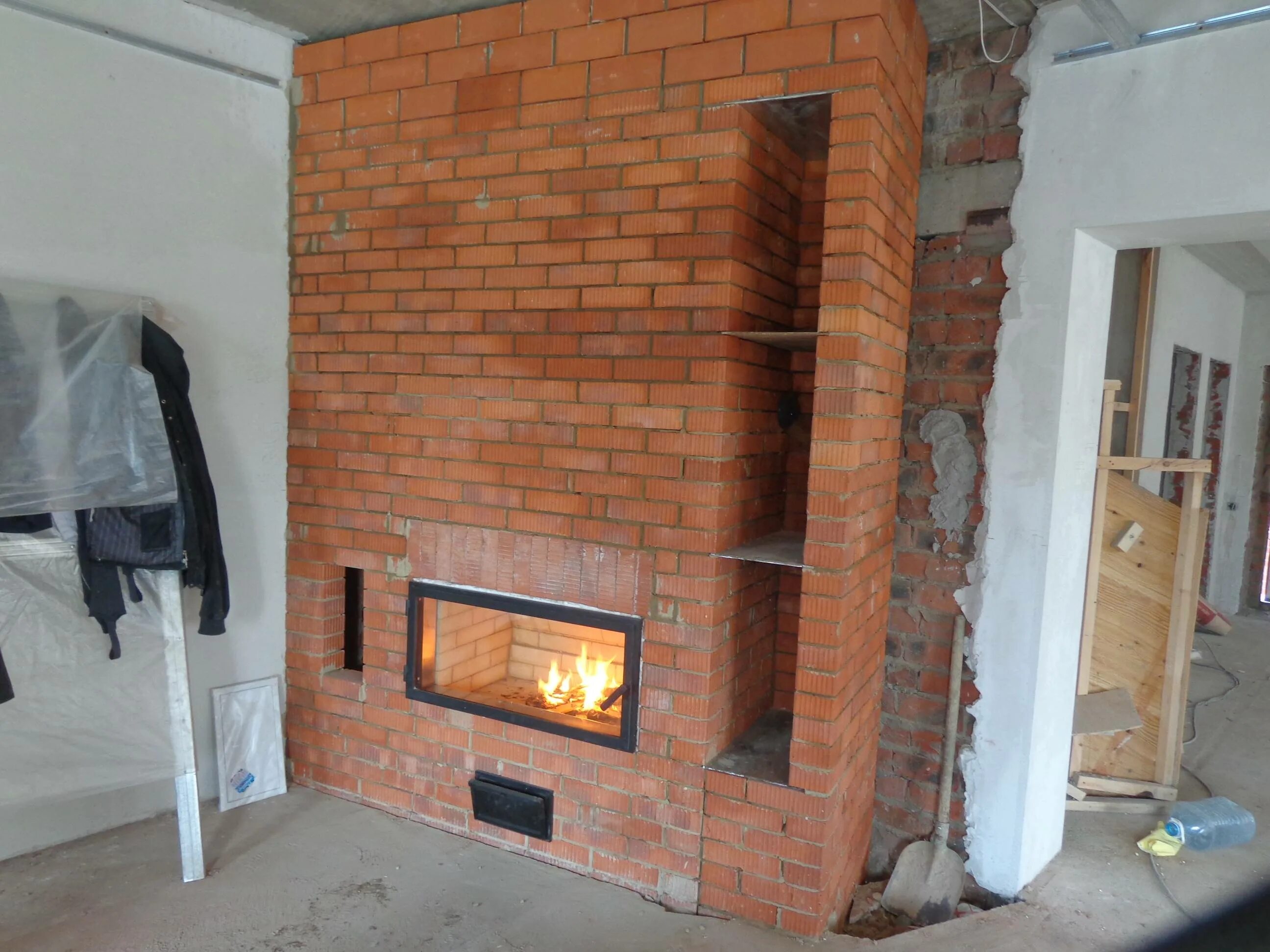 Грубы сделать. Простая печь. Кладка камина из кирпича. Русская печь с лежанкой порядовка. Печка с низкой лежанкой.