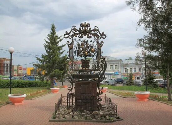 Памятник павлу перевозчику. Павлово на оке нижегородская область. Павлово на оке. Павлово на оке памятник лимону. Герои города павлово.