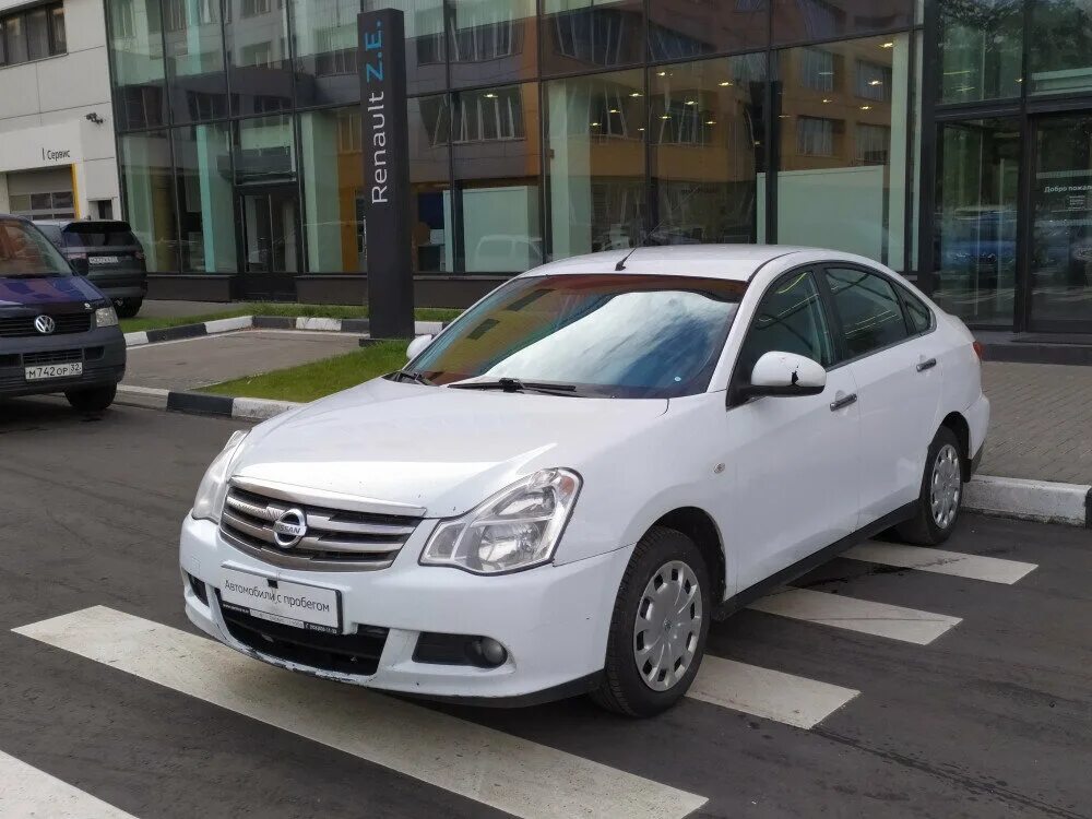 Ниссан альмера москву. Nissan Almera 2016 белая. Ниссан Альмера 2016 белый. Nissan Almera III (g15), 2016. Ниссан Альмера g15 2016 год.