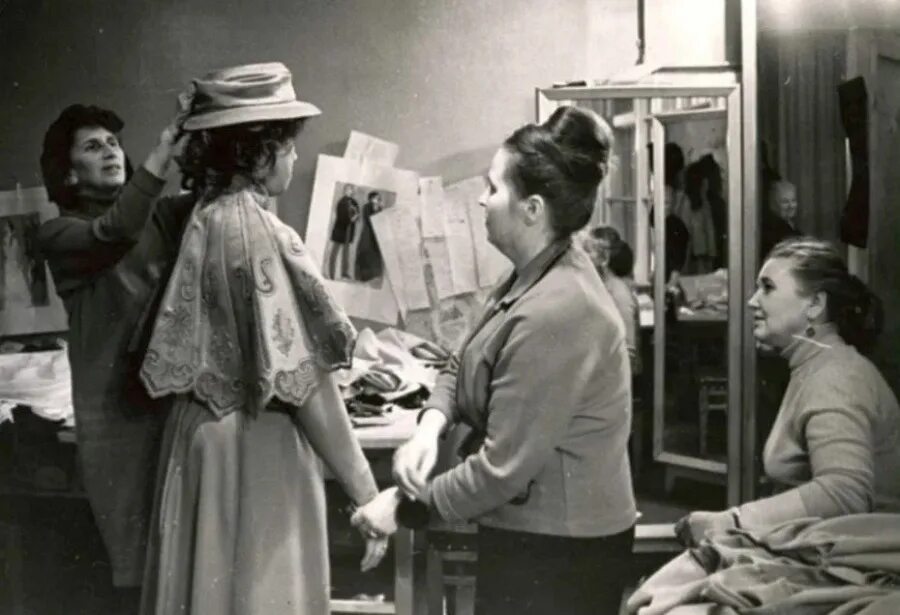 Аралова модельер. Вера ипполитовна аралова сын. Аралова модельер. Аралова модельер. Вера ипполитовна аралова актриса.