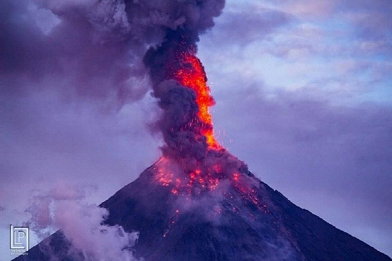 Опасен ли вулкан. Вулкан Майон Филиппины. Вулкан Майон Филиппины извержение. Вулкан Майон извержение 1766. Филиппины гора Майон.