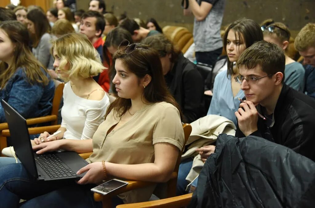 Журфак студент. Юриспруденция студенты. Студент юрист. Журналистика студенты. Фото на тему студент юрист.