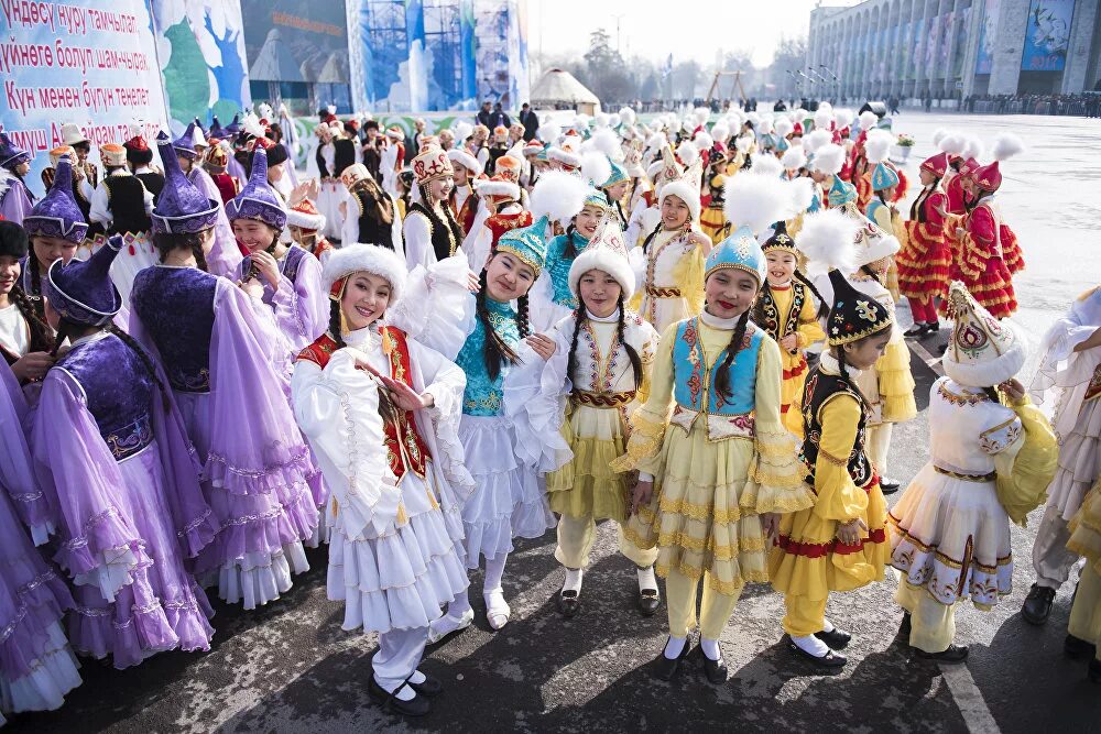 Нооруз в кыргызстане. Традиции Кыргызстана Нооруз. Праздник Навруз в Киргизии. Нооруз Ош. С праздником Нооруз на кыргызском.