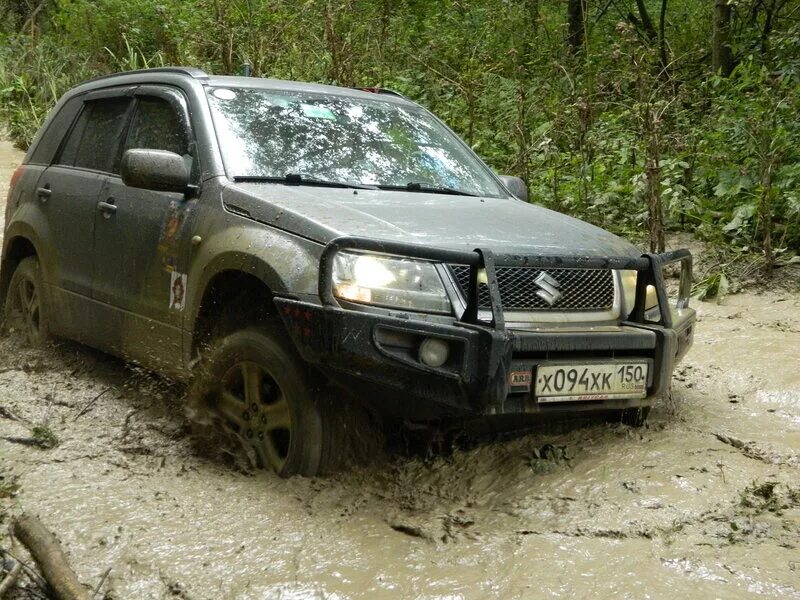 Ремонт suzuki vitara. Сузуки Гранд Витара 2008 для бездорожья. Сузуки Гранд Витара по бездорожью. Suzuki Grand Vitara 1998-2005 бездорожье. Сузуки Гранд Витара 1996-2004 на бездорожье.