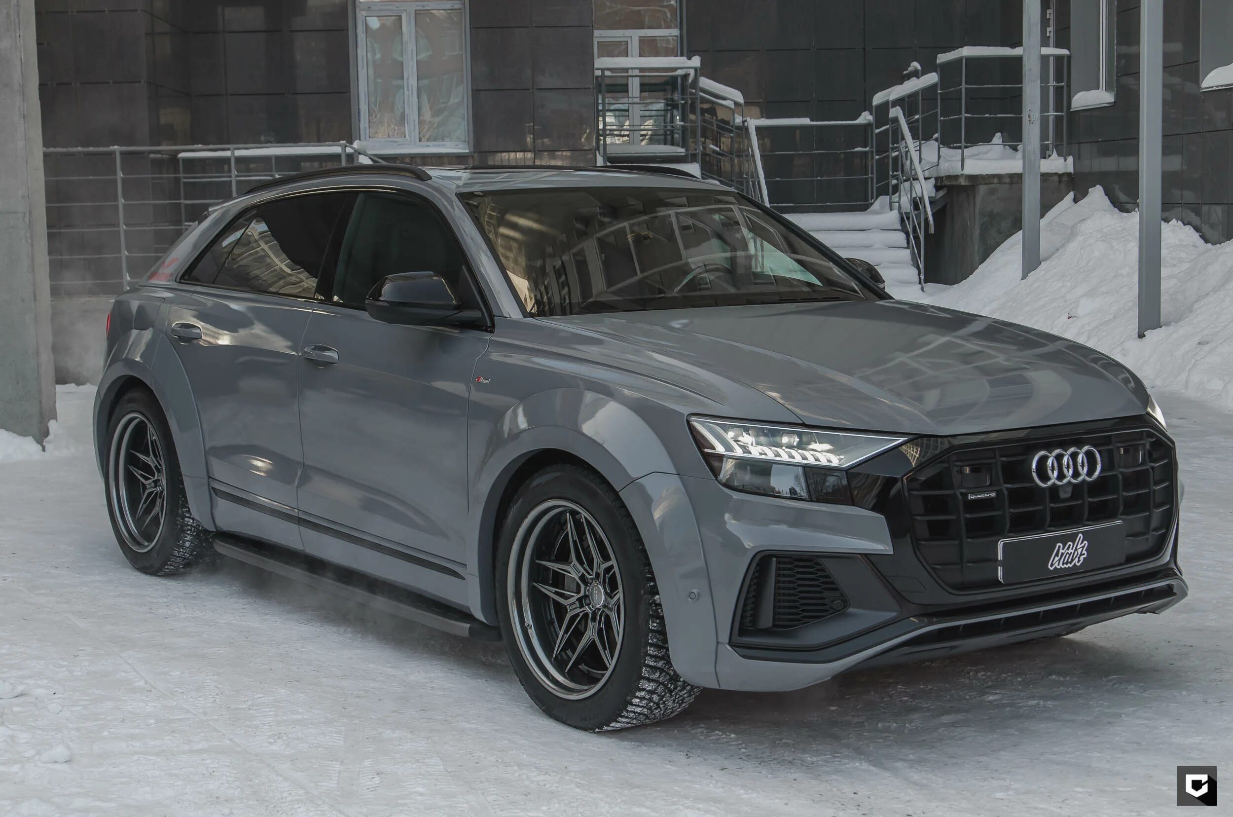 Нард грей. Audi RS q8 Nardo Grey. Audi q8 Nardo Grey. Audi q7 Nardo Grey. Nardo Grey цвет Audi q8.