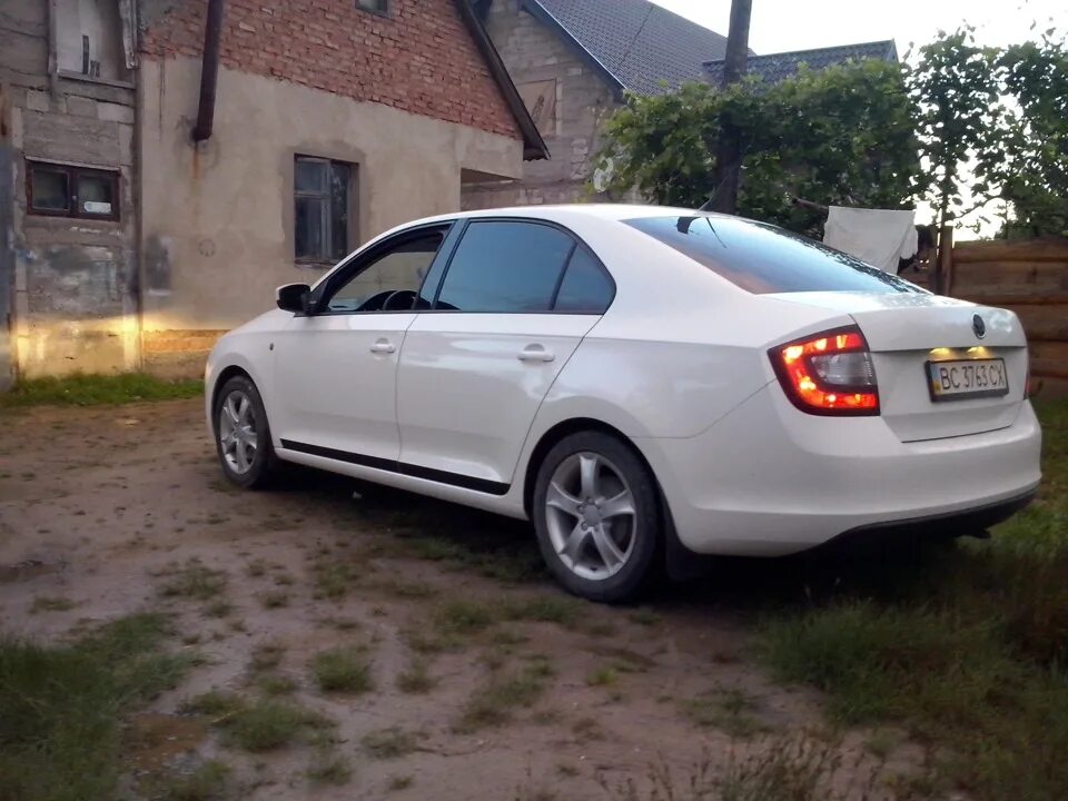 Skoda style. Шкода рапид style. шкода рапид 2000. шкода рапид на стиле. dezent tx рапид.