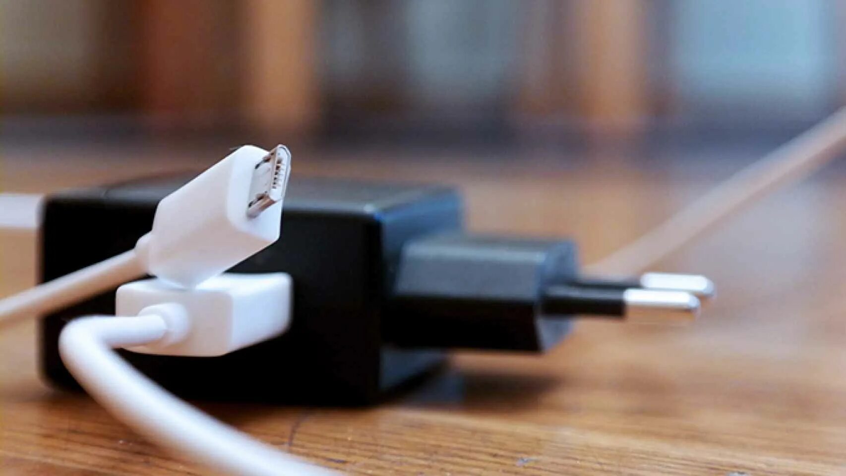 Samsung galaxy включается зарядки. Elari powerport 4 usb. зарядник в розетке. зарядник от телефона. зарядка на айпад.