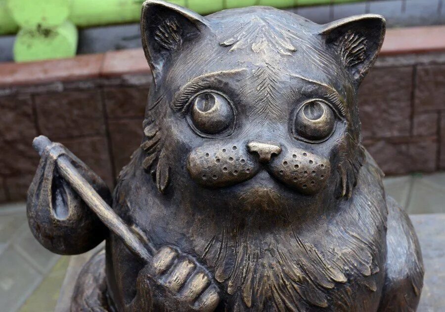 Памятник коту в мурманске. Памятник кота семена в мурманске. Памятник кота семена в мурманске. Памятник коту семёну в мурманске. Памятник коту в мурманске.