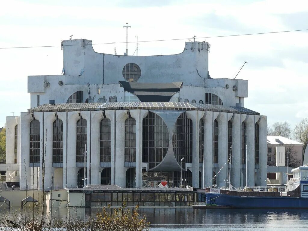 Театр достоевского великий