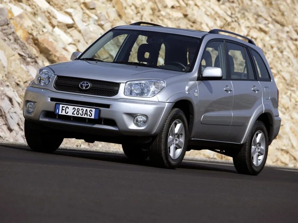 Toyota rav4 2 поколение. Toyota RAV 4 II. Toyota rav4 2003. Тойота рав 4 2003. Рав е