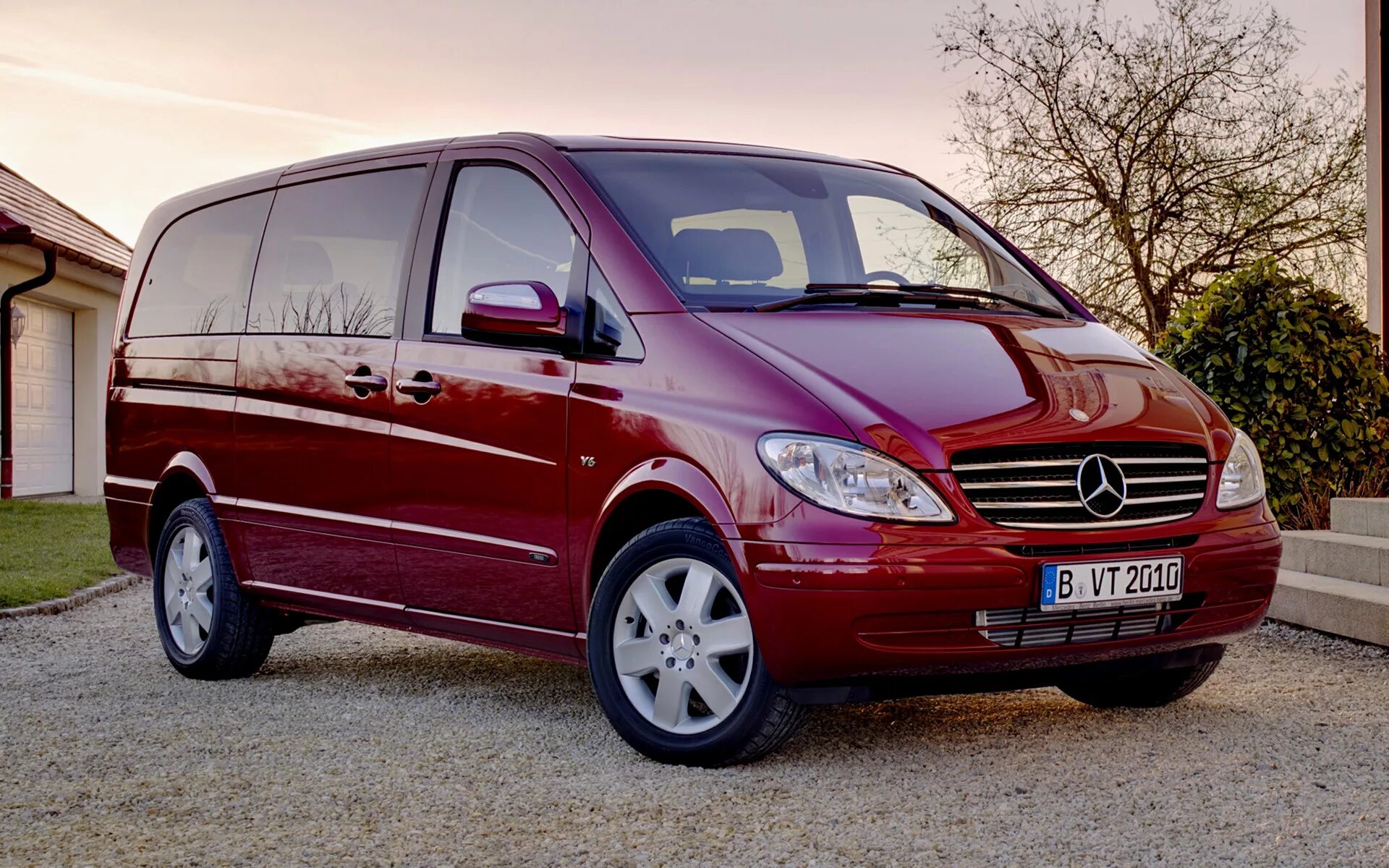 Купить мерседес виано 639. Mercedes-Benz w639. Mercedes-Benz Viano. Минивэн Мерседес Виано. Мерседес Viano 639.