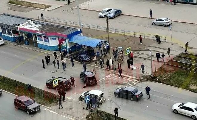 Нижнекамск что случилось сегодня. Дтп нижнекамск за последние. дтп в нижнекамске за последние сутки. происшествия в нижнекамске. авария в нижнекамске сегодня вечером на гагарина.