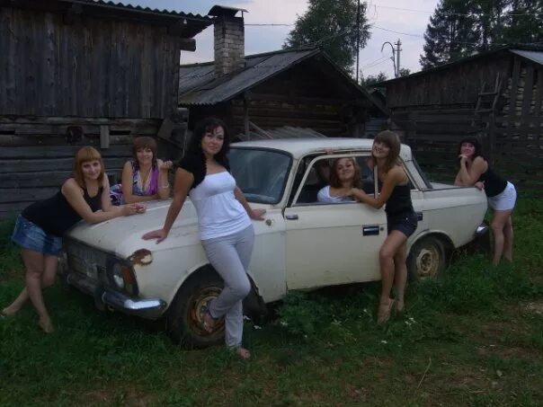 Русский мужик снял русскую девочку