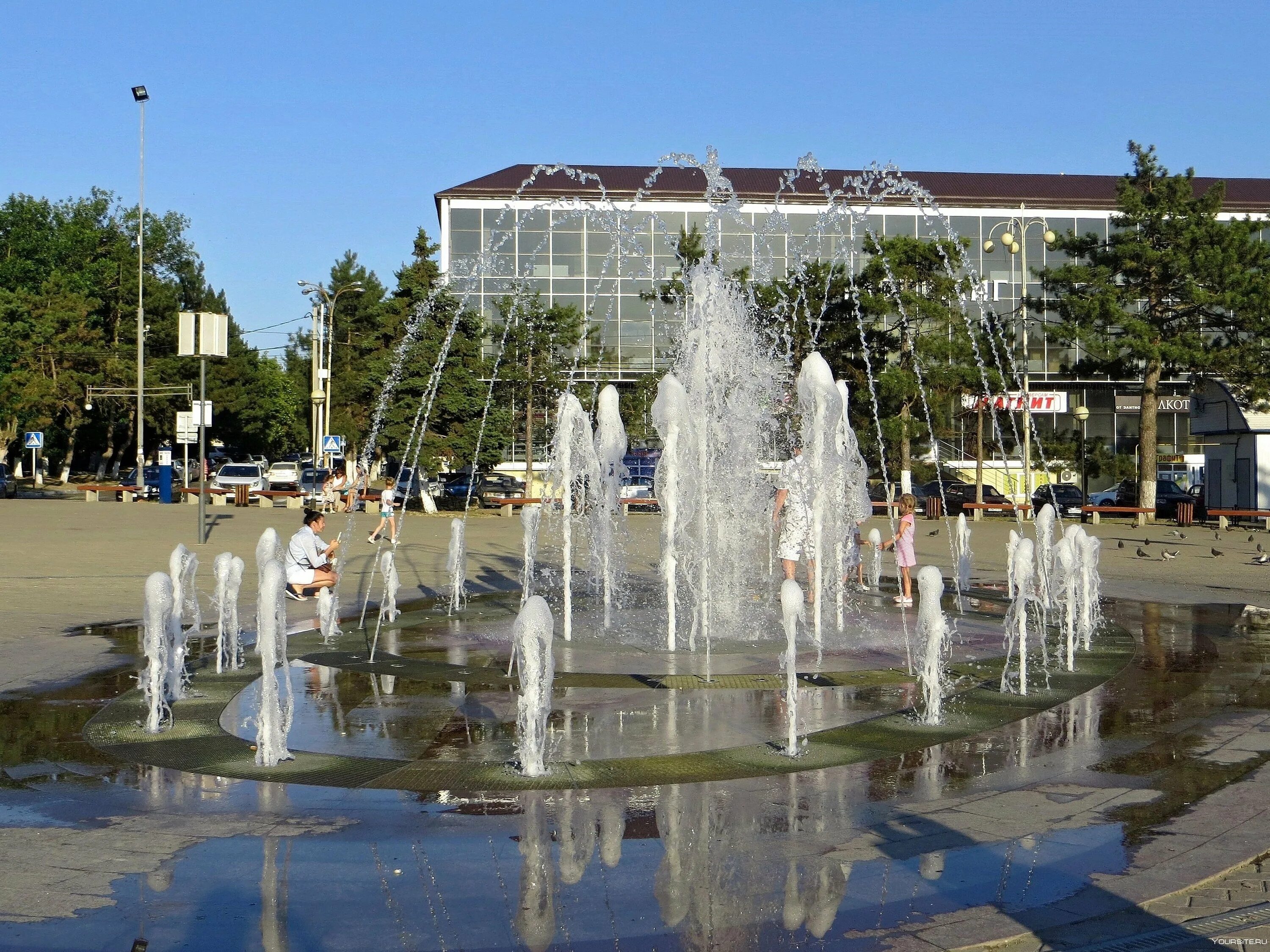 Город Темрюк Краснодарский край. Темрюк центр города. Центральная площадь города Темрюк. Фонтан города Темрюка. Пермь краснодарский край