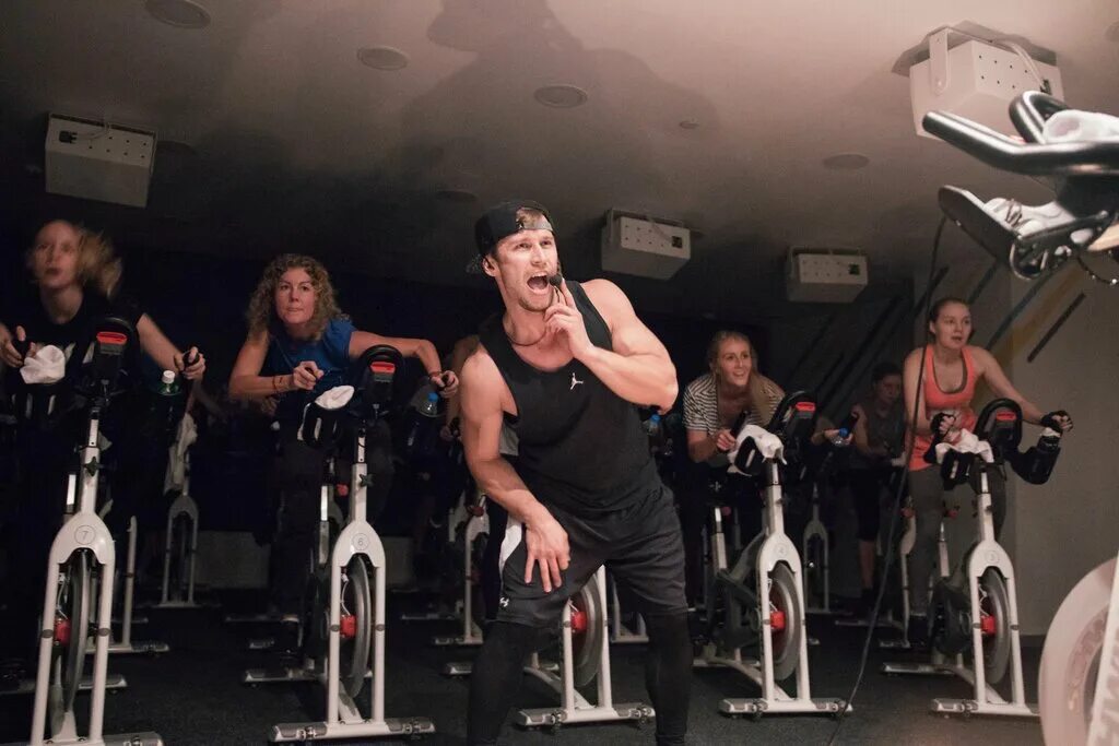 Velobeat москва сити. Velobeat динамо. одежда для сайкла. стена в велобит. велобит москва.