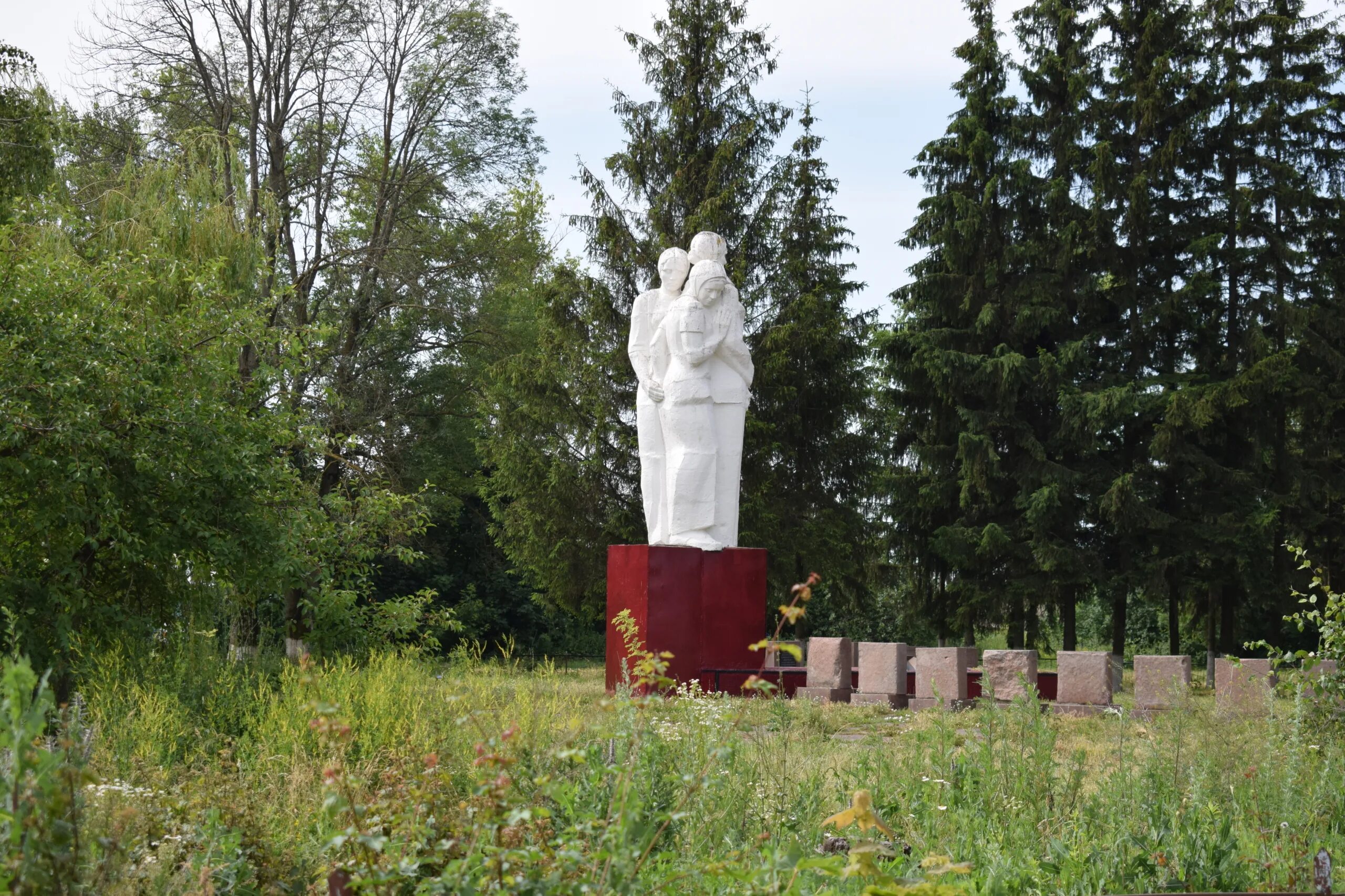 Орловская троснянский никольское. Братская могила село Никольское Орловской области. Братская могила это новые. Село Никольское Сухиничский район. Село Никольское Ливенского района.