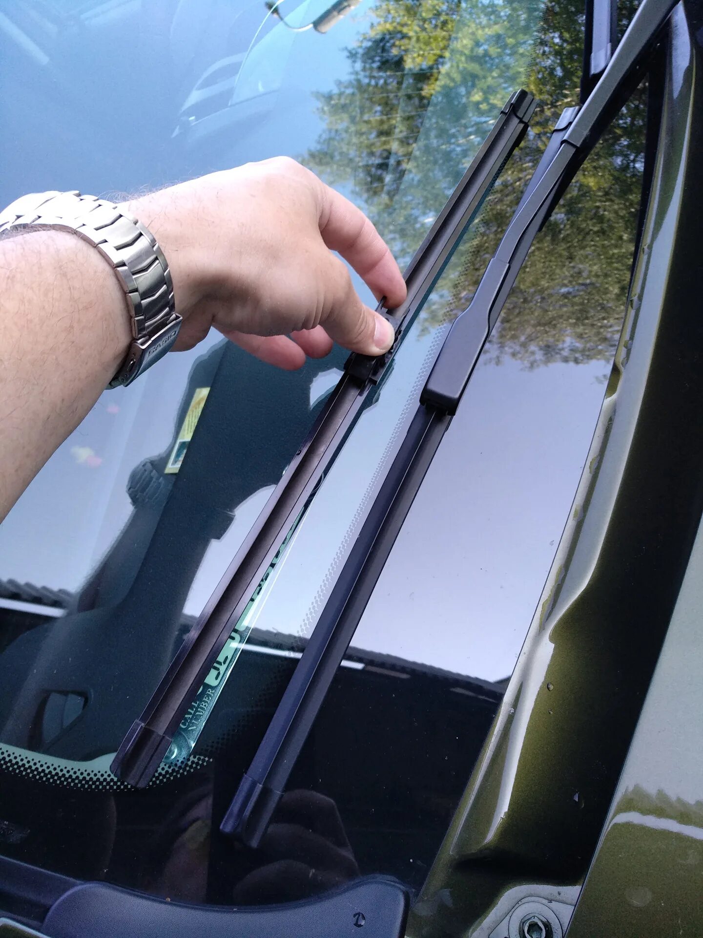 Duster как снять дворники Автомобиль Рено Дачия Дастер. Замена щеток стеклоочистителя