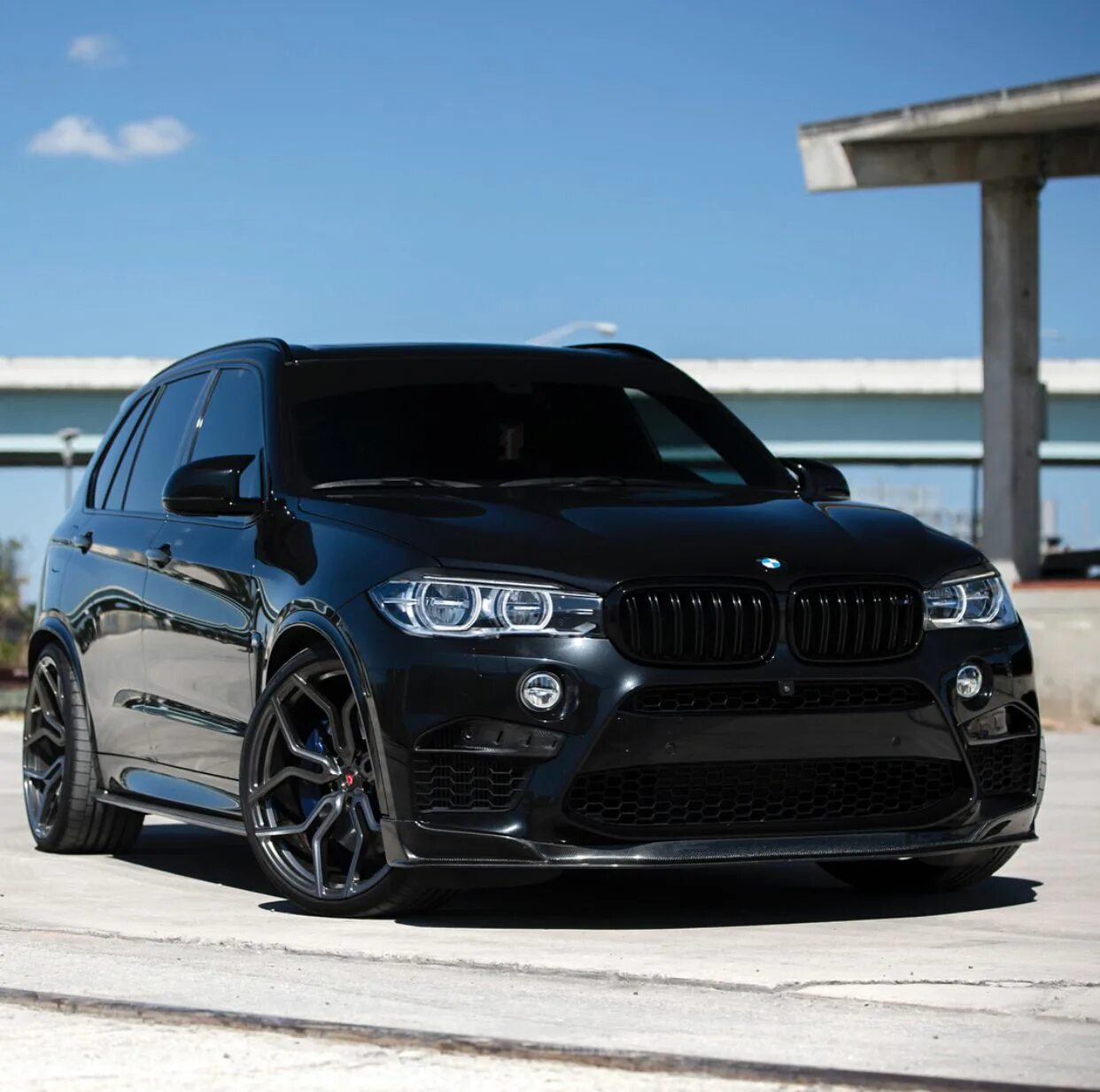 BMW x5 m3. BMW x5 m 5.5. БМВ x5m черный. BMW x5m 2021 Tuning.