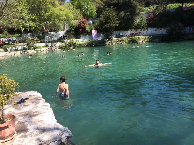 турция зимой. озеро эгирдир турция фото. турция в мае. ионическое море купаются. купаются в черном море.