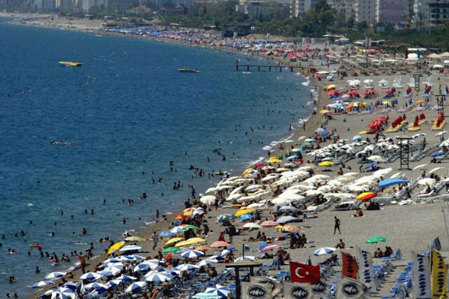 Турция пляж. Пляжи Турция сейчас. Пляжи Турции много людей.
