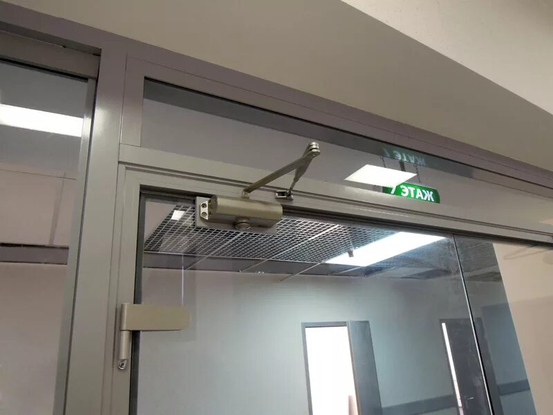 доводчик двупольные двери. синхронизатор закрывания дверей. координатор закрывания geze sr. доводчик двупольные двери. доводчик двупольные двери.